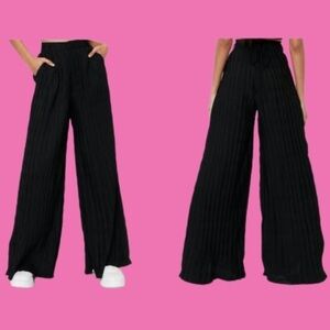 NWT Nasty Gal Plisse High Waisted Wide Legs Pants Black Size 8